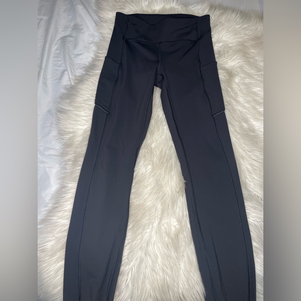 Lululemon - Picture 3 of 5